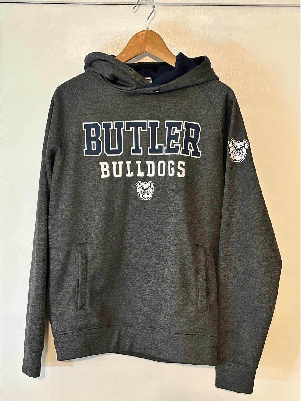 Butler Bulldogs Gray Pullover Hoodie Sweatshirt Medium